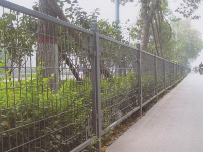 鐵絲網(wǎng)護欄
